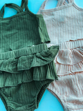 Load image into Gallery viewer, Sweetest Thing Two Piece Set
