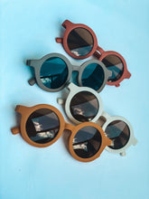 Load image into Gallery viewer, It&#39;s Like That Sunnies
