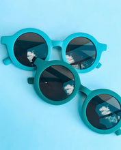 Load image into Gallery viewer, It&#39;s Like That Sunnies
